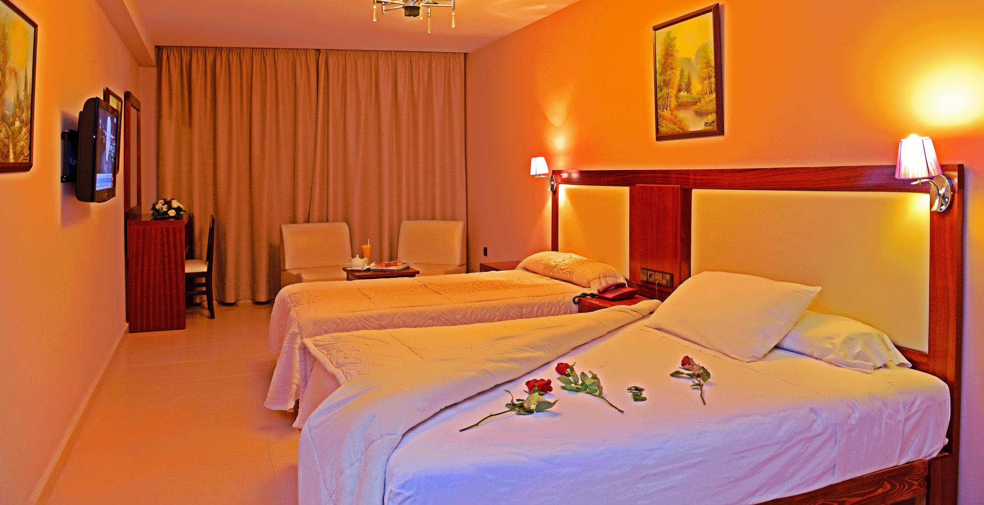 El Yacouta Hotel เทโทอัน ภายนอก รูปภาพ